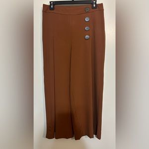 003 PNTS: EST 1946 cullote pants size M
